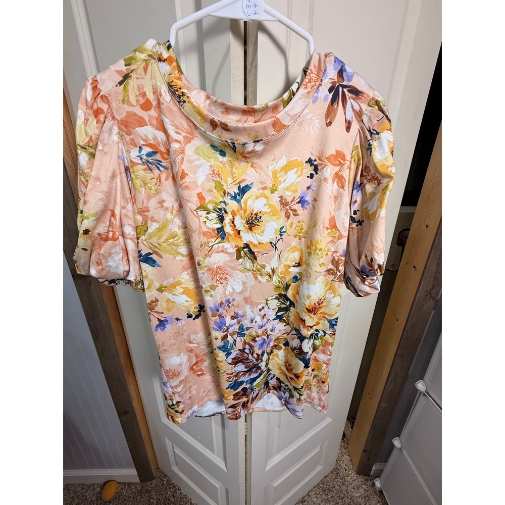 Les Amis Peach Floral Puff Sleeve Top Womens Short Sleeve Blouse Multicolor